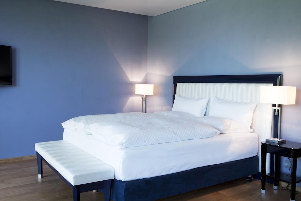 Schwitzer'S Hotel Am Park Waldbronn Exteriör bild