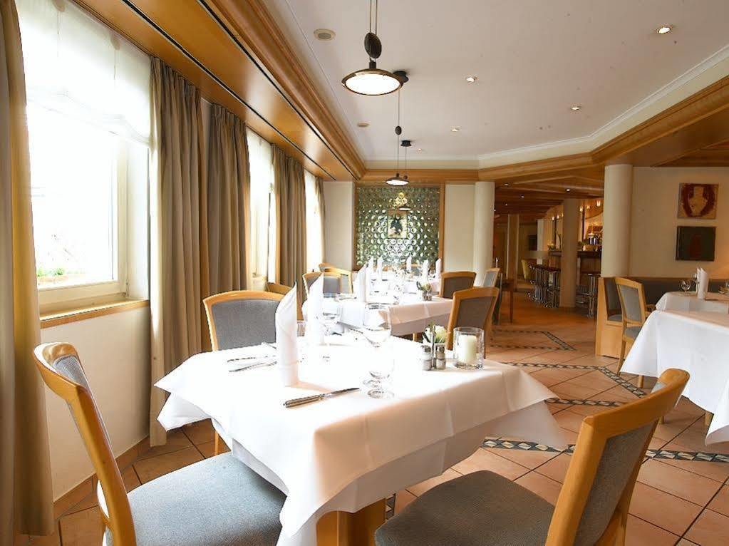 Schwitzer'S Hotel Am Park Waldbronn Exteriör bild